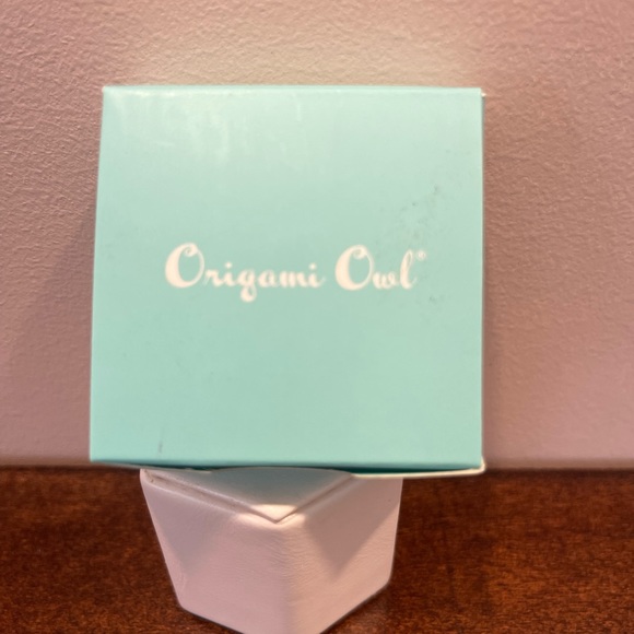 Origami Owl Silver “Unconditional Love” Double Circles Necklace, CZ. - Picture 4 of 4